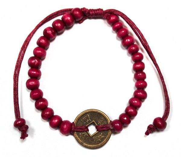Le Bracelet Feu de l'Annapurna - Bois Rouge & Symbole de Chance