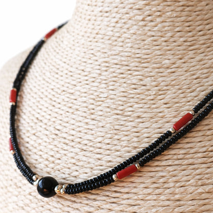 Collier Double Rang Équilibre du Mustang – Onyx, Corail & Acier Inoxydable