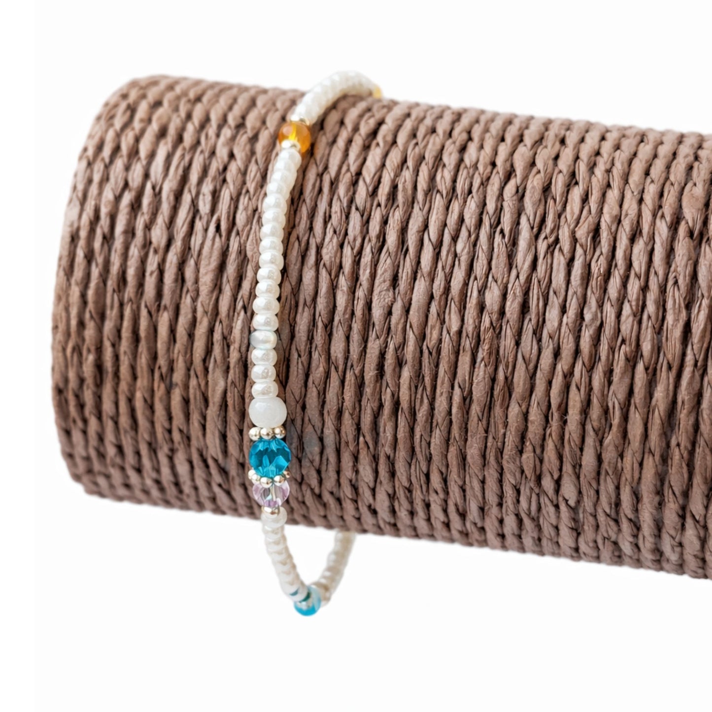 La Chaine de cheville Sérénité de l'Himalaya Howlite Blanche & Gemmes Facettées
